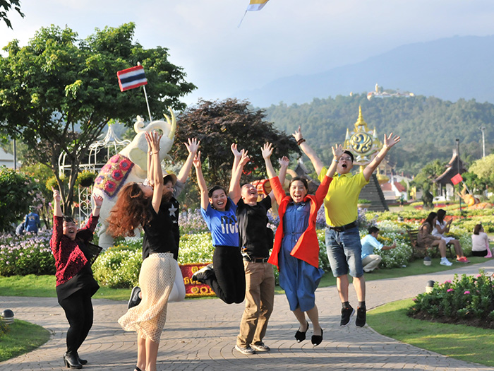 থাইল্যান্ডের বিস্ময় অন্বেষণ: বিশ্বস্ত আউটডোর জুতায় আমাদের দলের অ্যাডভেঞ্চার